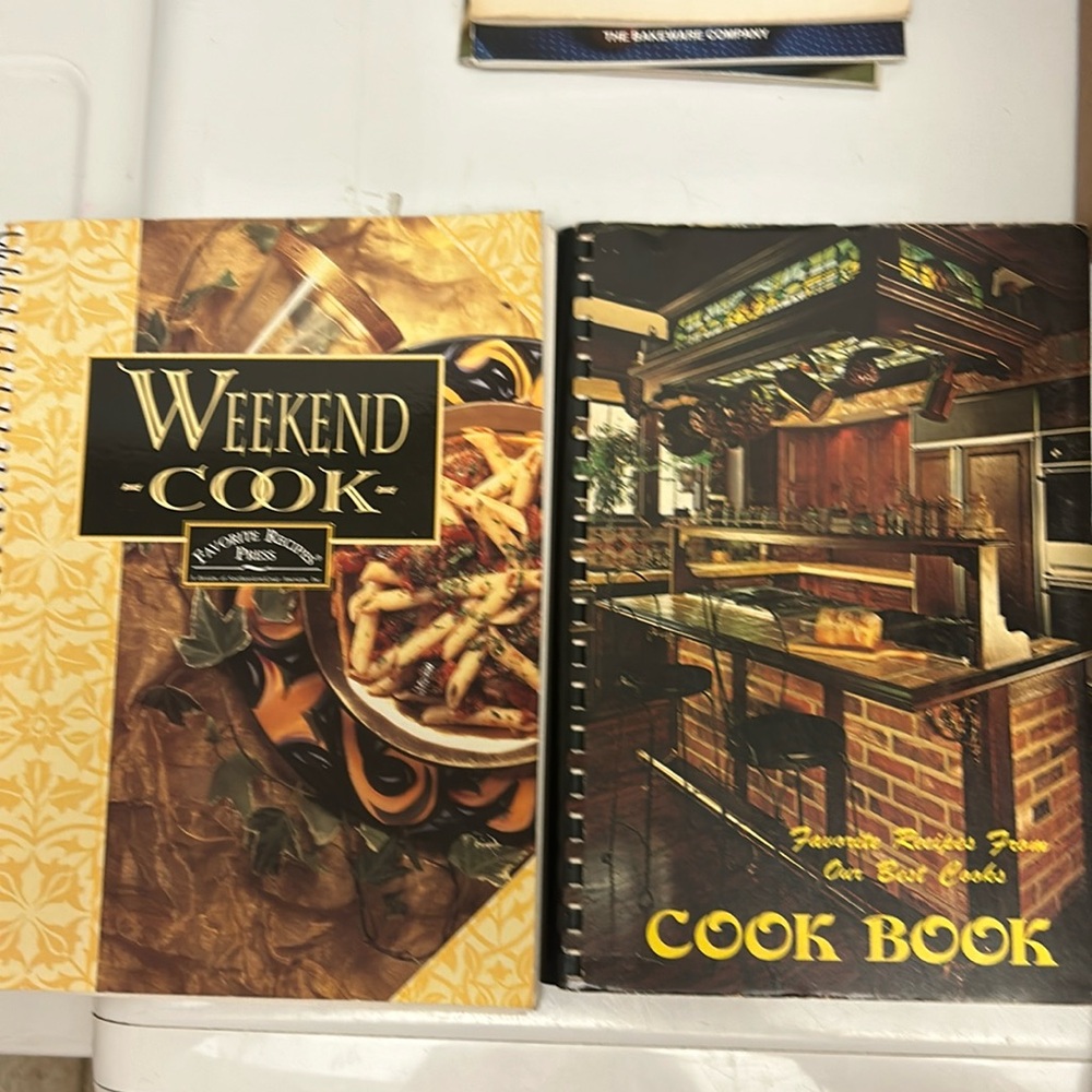 Favorite Recipes Cookbooks ( 2 )
